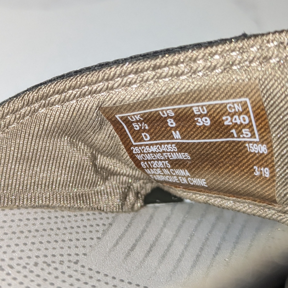 💥SOLD💥2 Pair Clarks Slip On Sandals - Picture 8 of 11